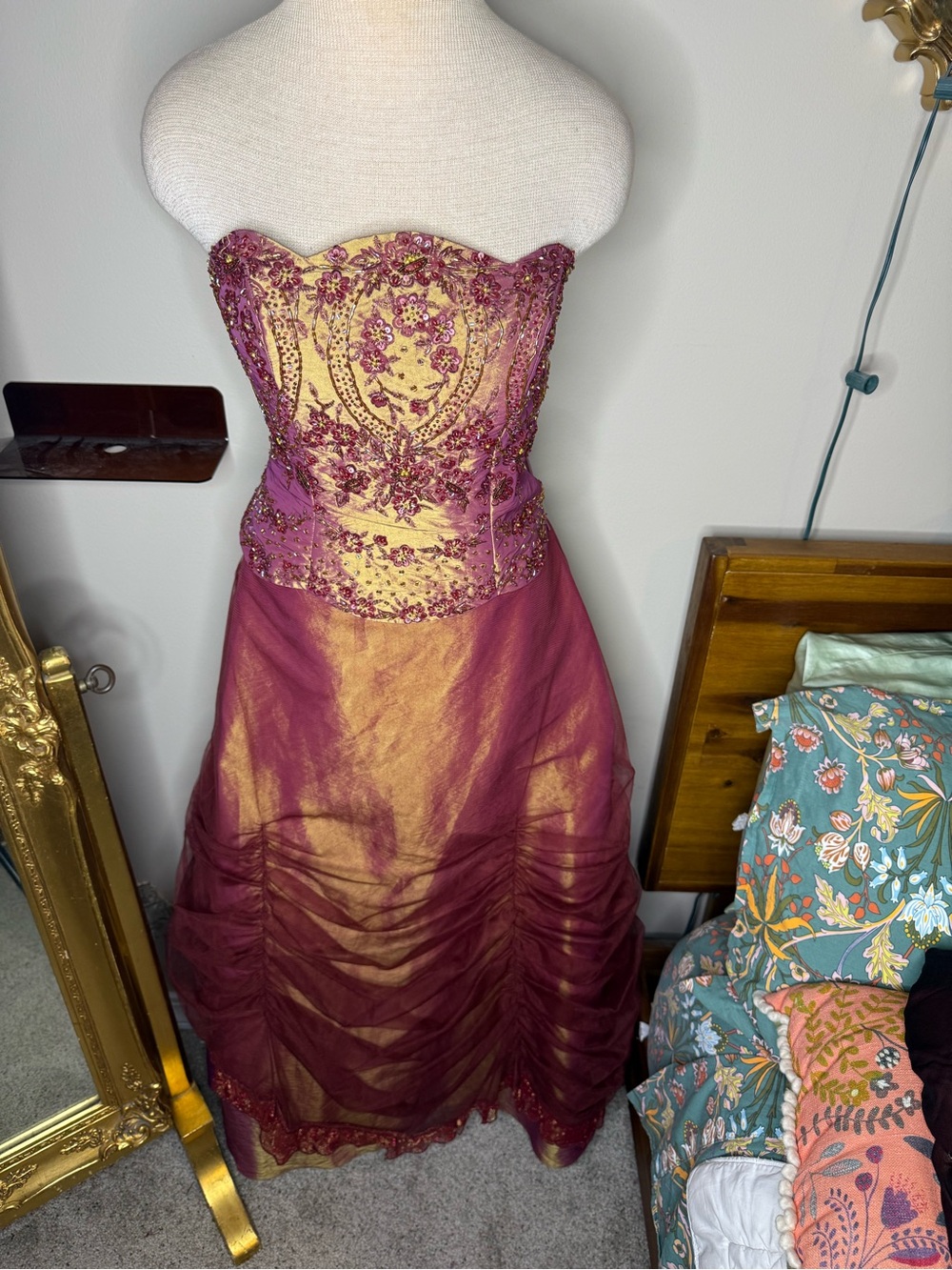 Vintage Y2K Fantasy Princess Ball Gown Beaded Corset Dress Size 4